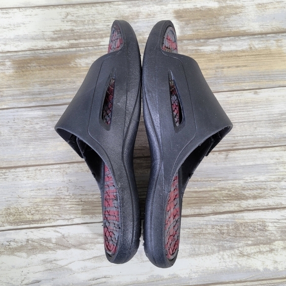 Slip-On Black Slides Sandals Adjustable Strap Child Size 11/12 Unisex Unbranded - Picture 5 of 7